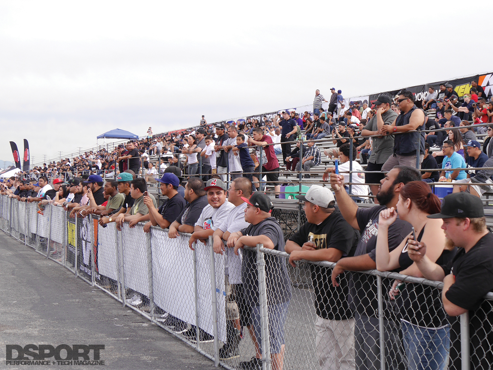 2015 IDRC  Thousands Gather for the Drag Racing Finale