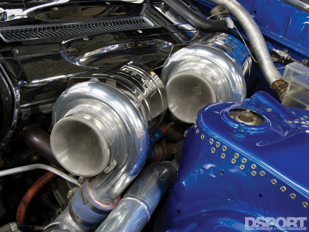 Twin turbos in the OS Giken RB30 Nissan R32