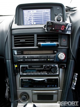 Center display in Exedy’s 512WHP Nissan GT-R R34