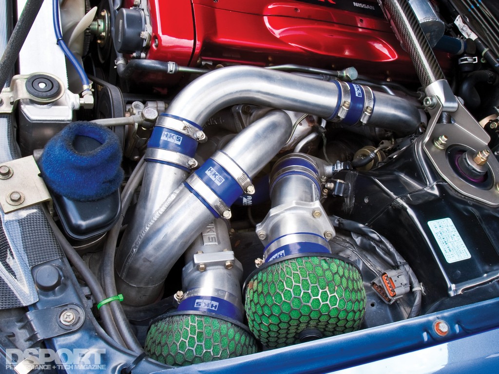 HKS manifold on Exedy’s 512WHP Nissan GT-R R34