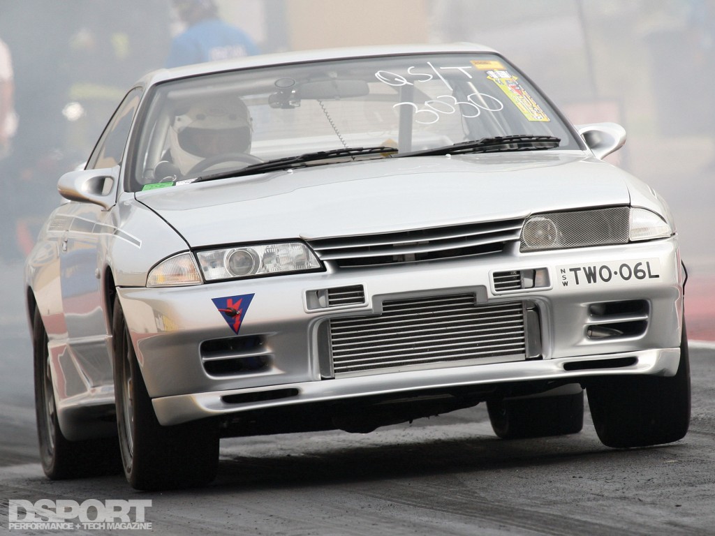 118-Feat-R32RH9Skyline-037-Launching