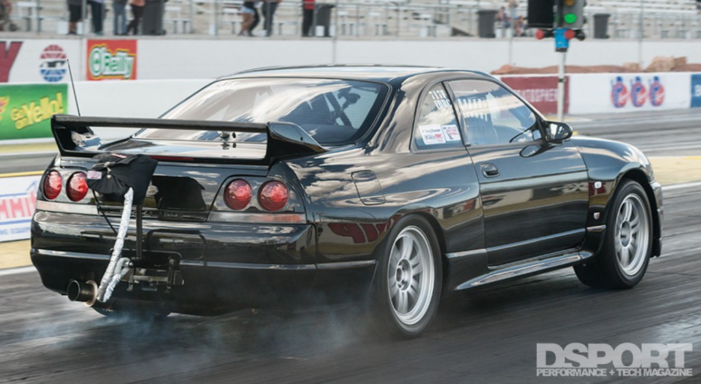 D'Garage R33 launching at vegas dragway