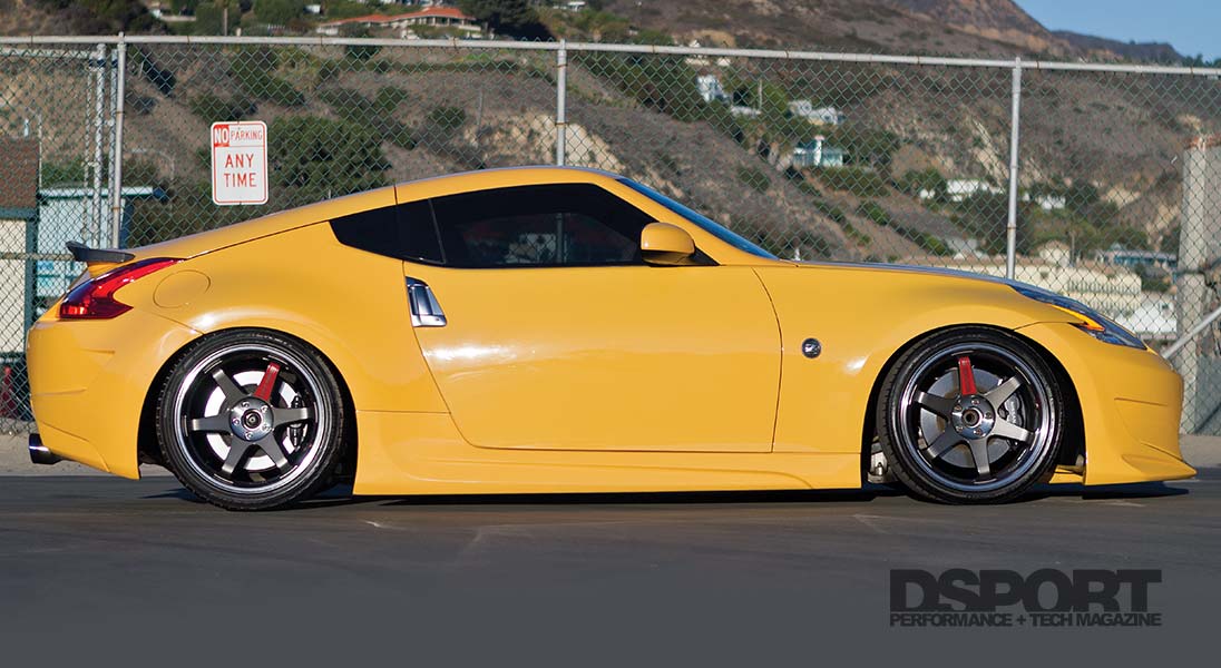 yellow 370z nismo