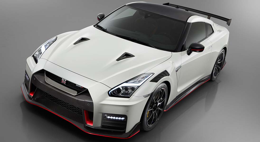 2020 Nissan GT-R Will Have Hypercar Performance,Expert Predicts