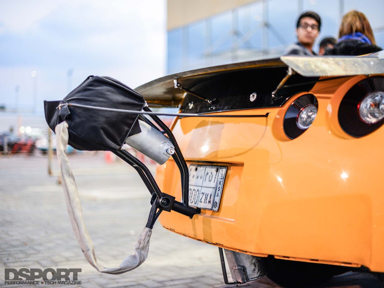 Quick Tech | Drag Racing Parachutes 101 - DSPORT Magazine