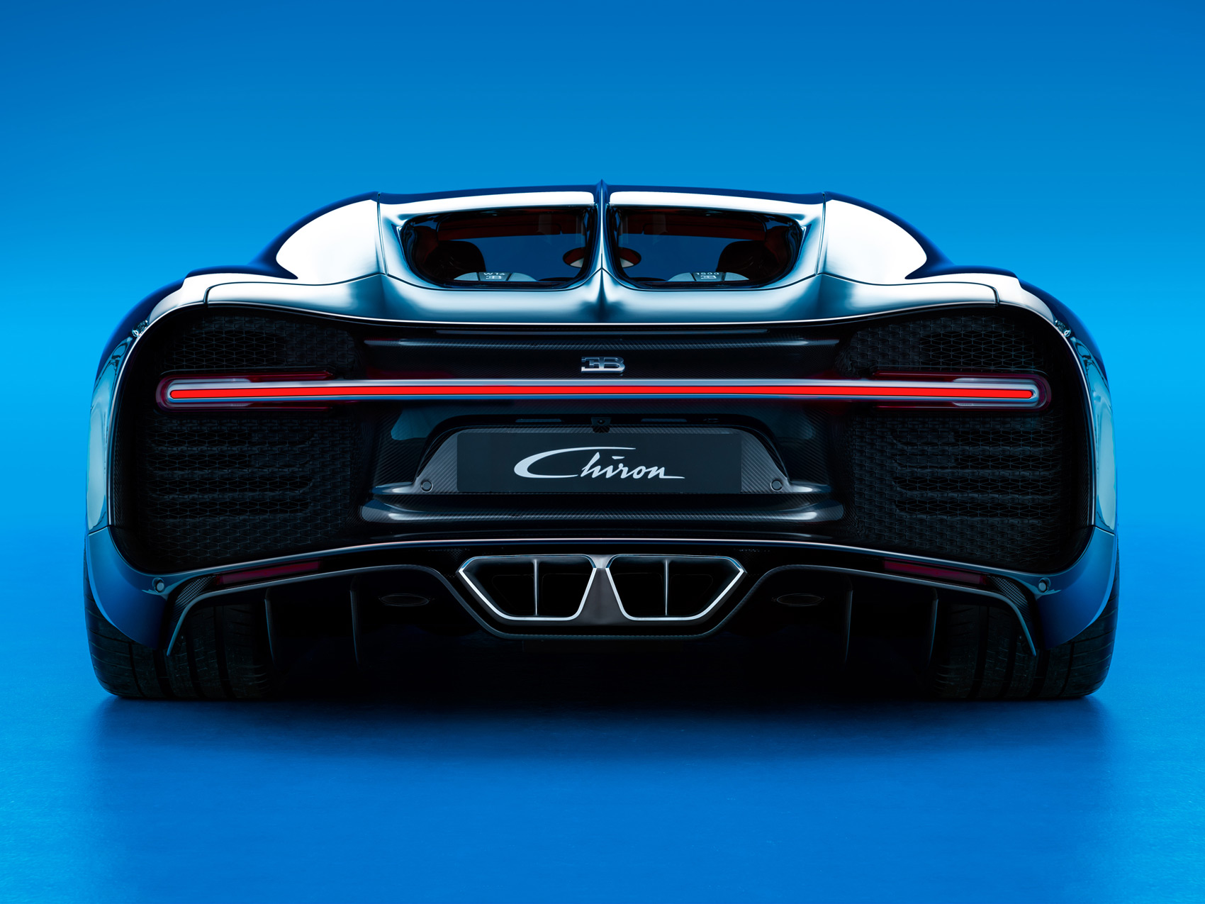 The Bugatti Chiron Premieres at Geneva with Huge Figures - DSPORT Magazine