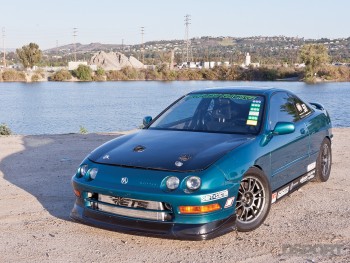 DSPORT Magazine feature editorial on the English Racing Acura Integra