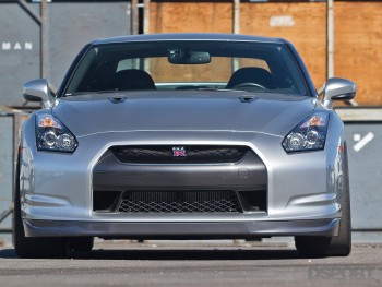 DSPORT Magazine featured editorial on the HKS GT1000 R35 GT-R