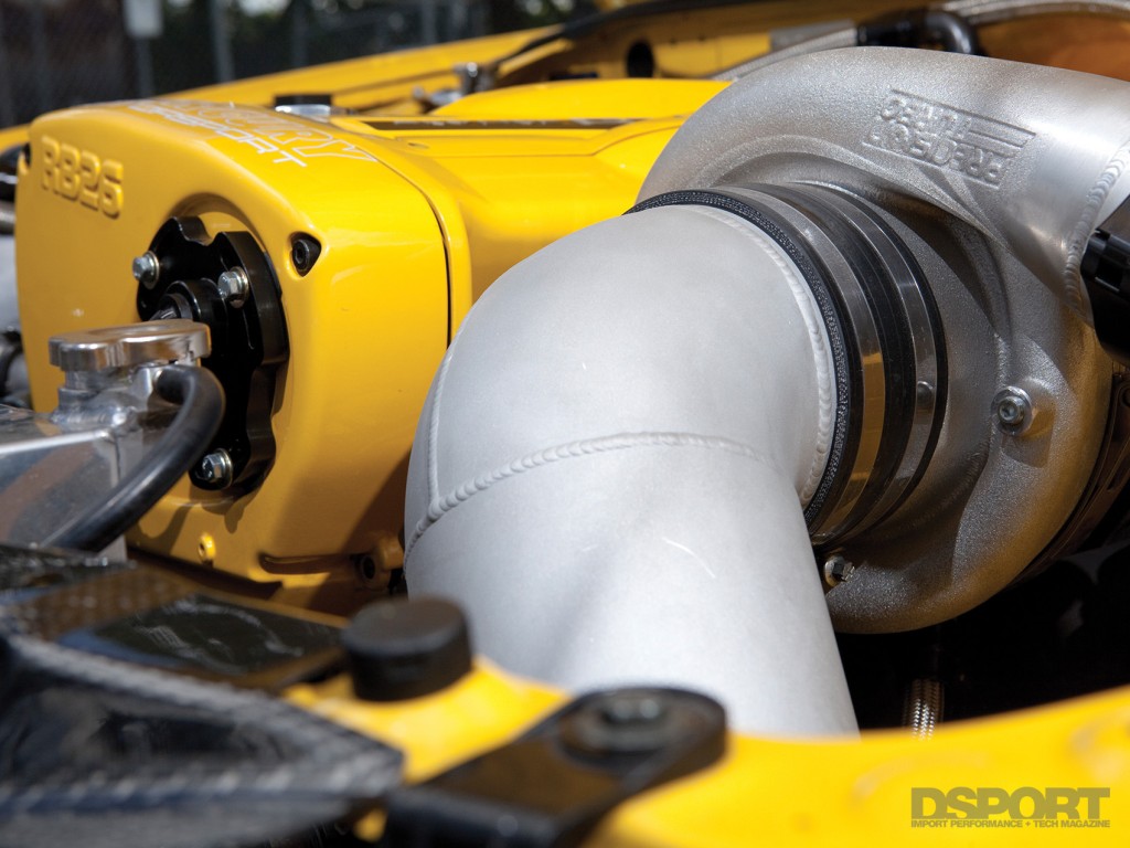 DSPORT Feature RH9 Yellow Nissan Skyline GT-R V-Spec