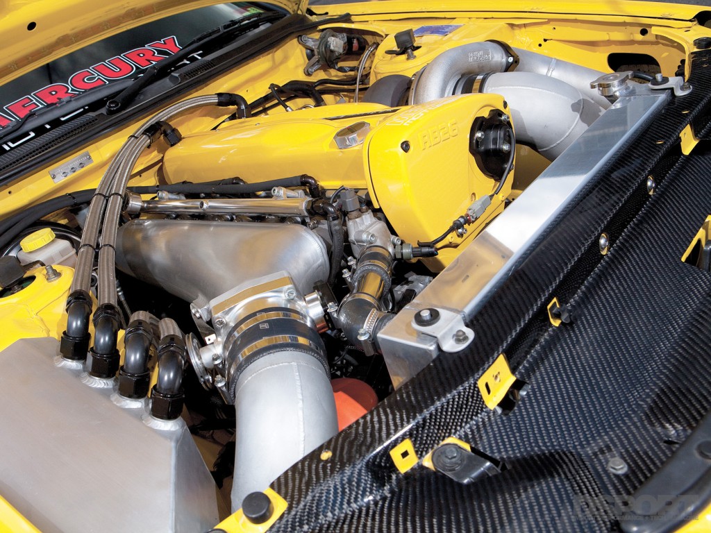 DSPORT Feature RH9 Yellow Nissan Skyline GT-R V-Spec