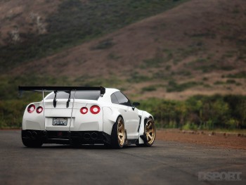 DSPORT Magazine feature editorial on 800 Horsepower Nissan GT-R Street Car